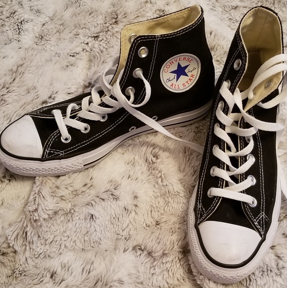 Converse Shoes - Classic black Converse Hightops size 5.5/7.5